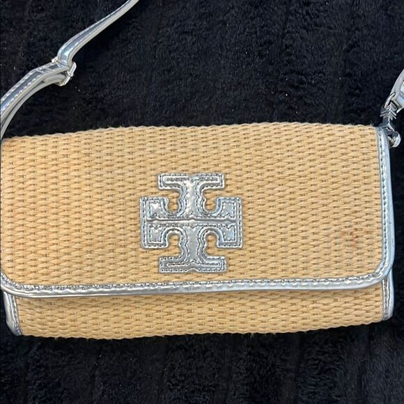 VINTAGE Tory Burch Tan and Silver Crossbody Bag with Adjustable Strap - Picture 3 of 4